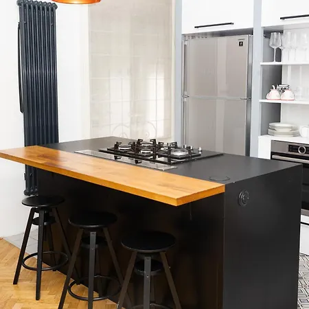 Apartment Near Presidential Palace